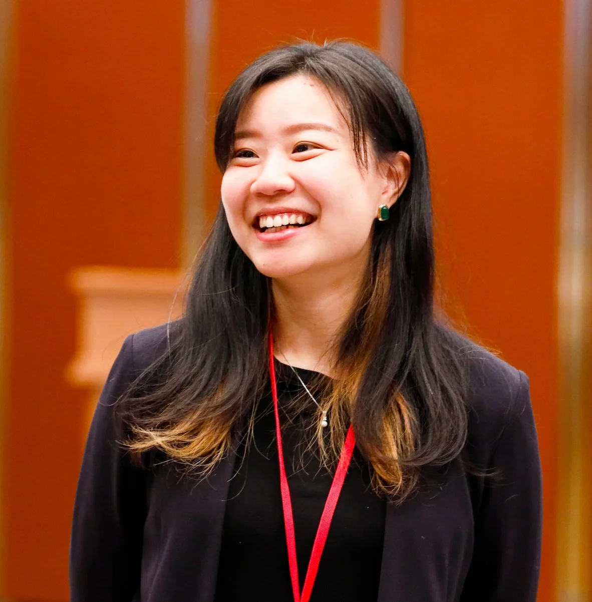 笑顔の女性のポートレート